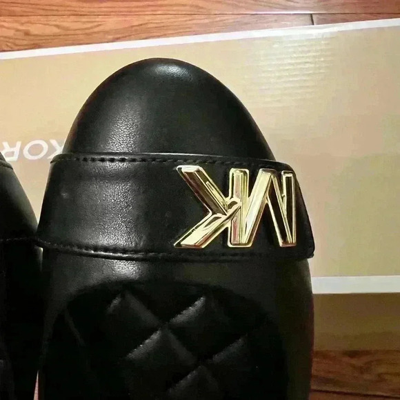 Michael Kors Brand new with box Jilly Ballet size 6 - Picture 13 of 14